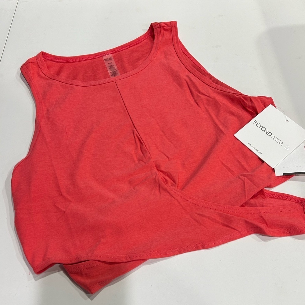 Beyond Yoga XL Featherweight Embrace Cropped Tank NWT Coral Glow Heather